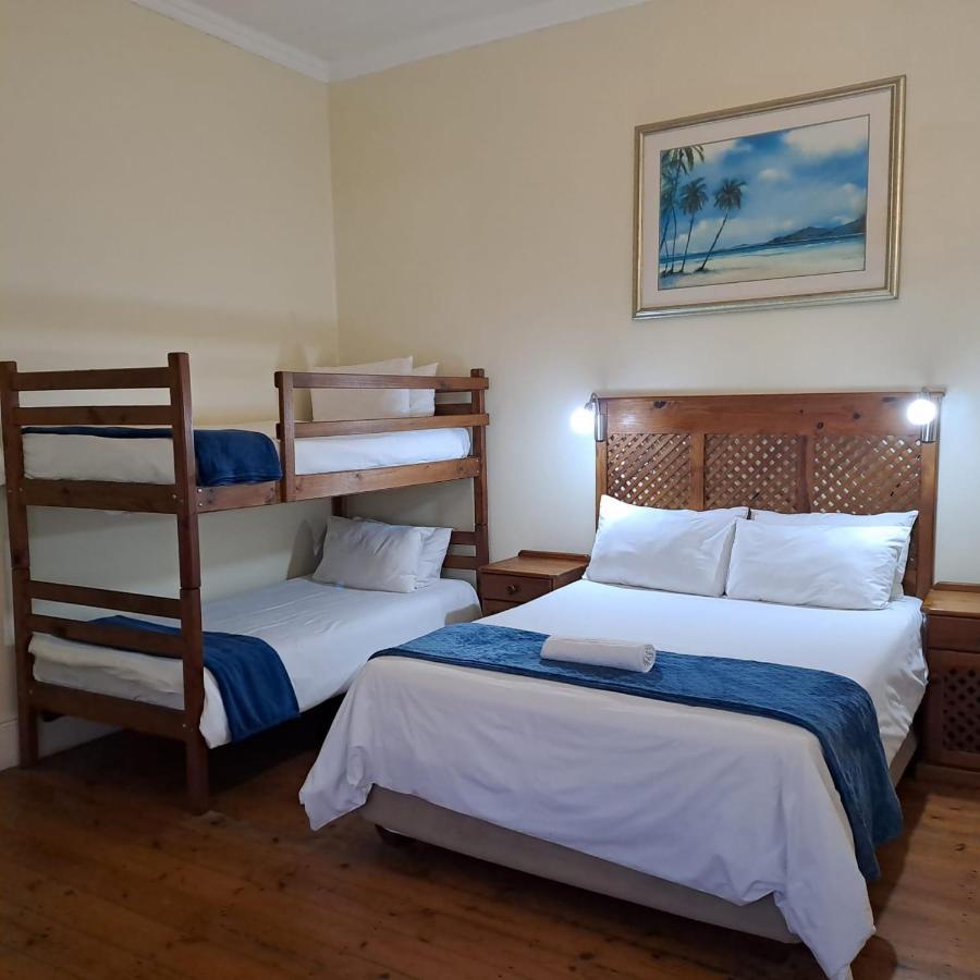 Green Door Guest House 모젤베이 외부 사진