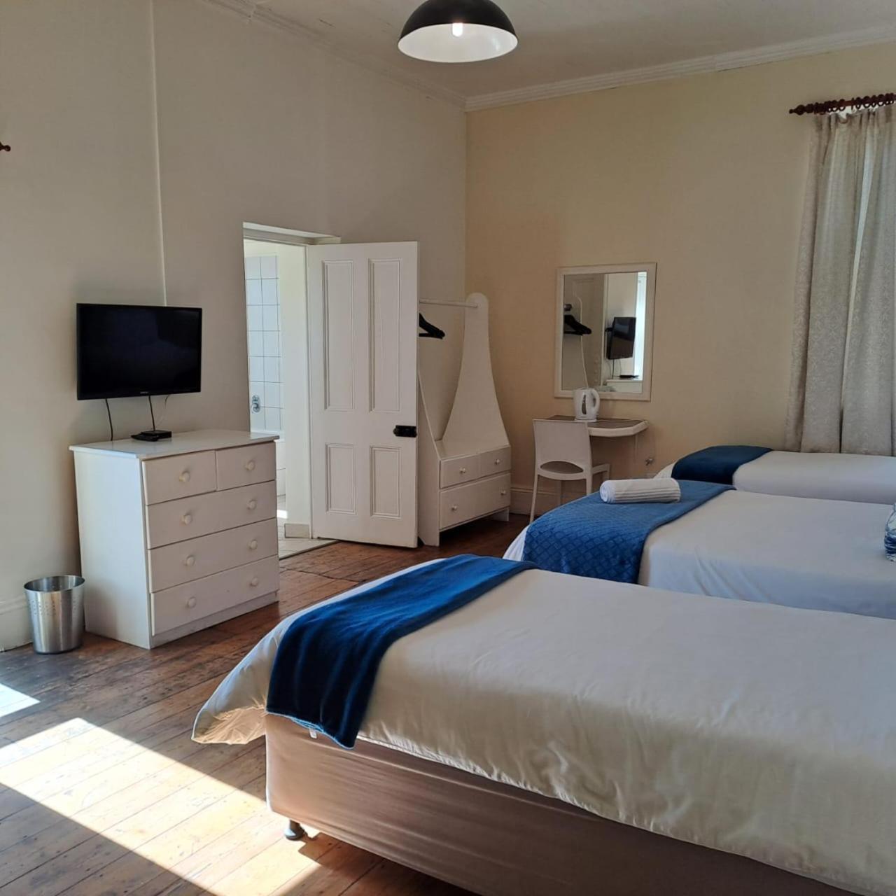 Green Door Guest House 모젤베이 외부 사진