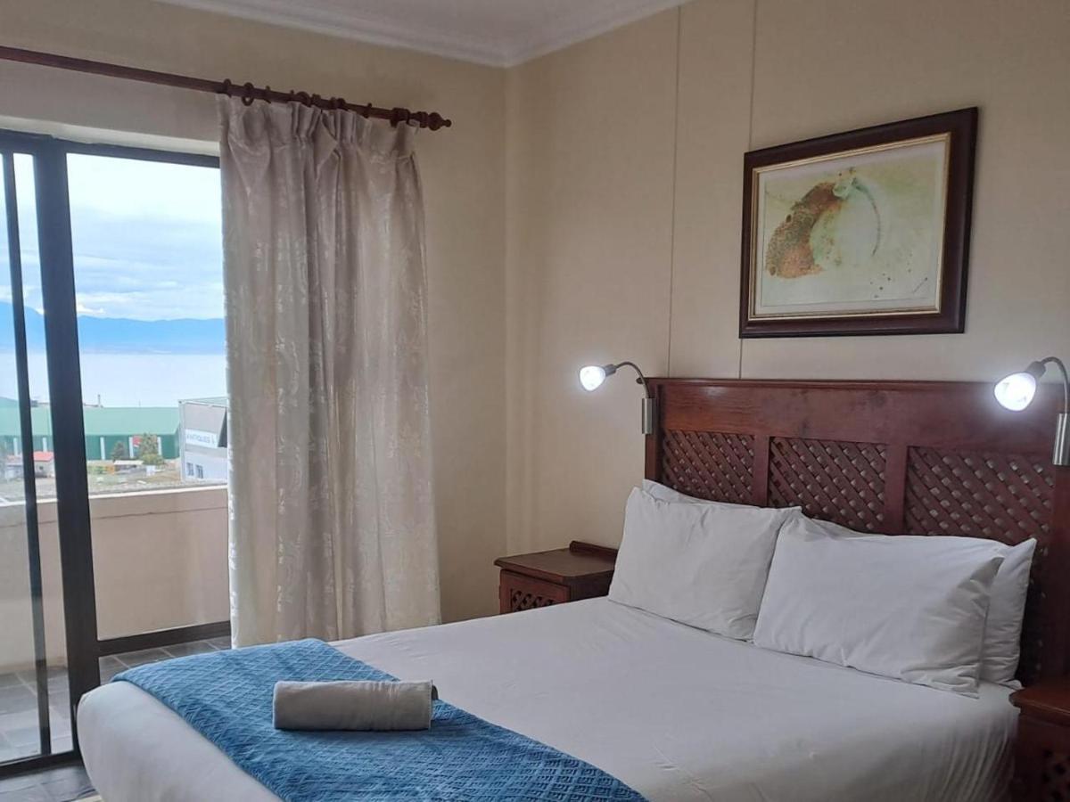 Green Door Guest House 모젤베이 외부 사진