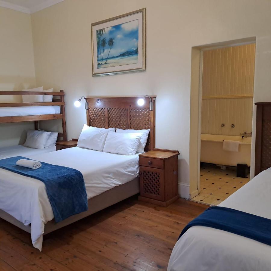 Green Door Guest House 모젤베이 외부 사진