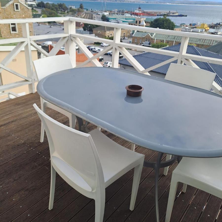 Green Door Guest House 모젤베이 외부 사진
