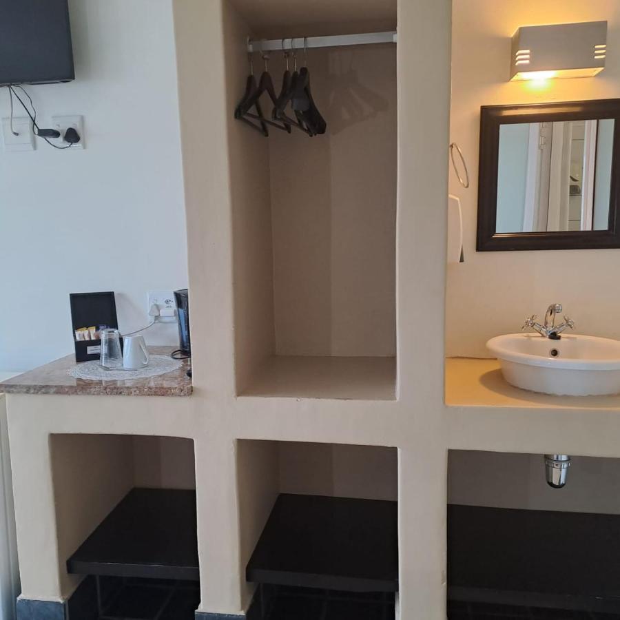 Green Door Guest House 모젤베이 외부 사진