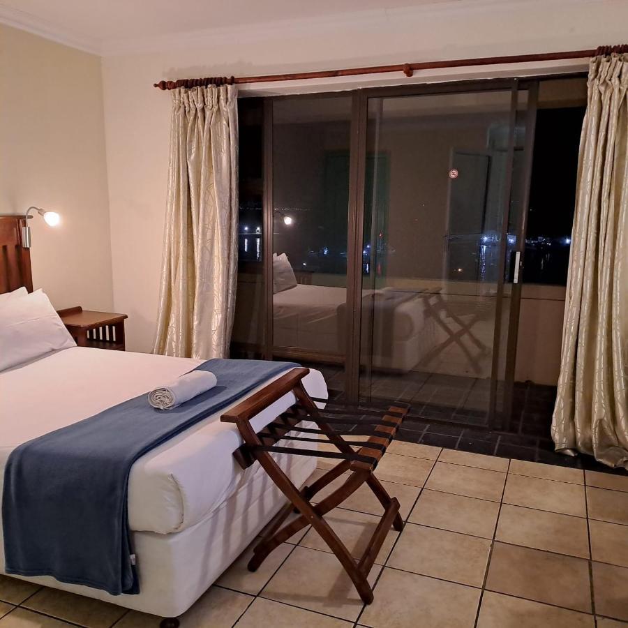 Green Door Guest House 모젤베이 외부 사진